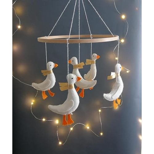Geese Crib Baby Mobile Nursery,hunting nursery decor,goose mobile,Neutral Nursery Decor, felt,natural baby mobile, duck baby mobile nursery