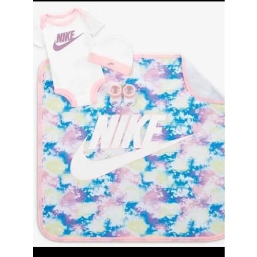 New Nike 4-Piece Baby Gift Set- Size 0-6M**Blanket, 1-Piece, Hat, Booties- NIB