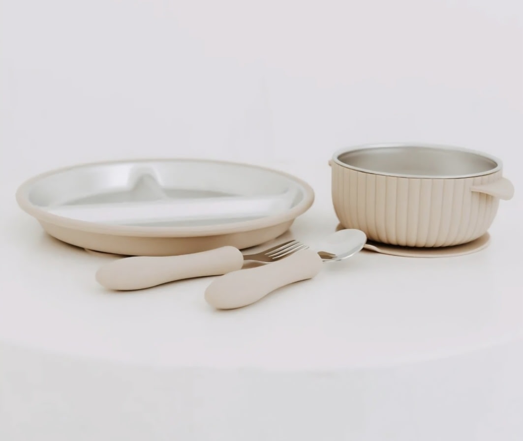Stay-Put Dishes Set