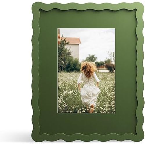 8x10 Picture Frame with Mat for 5x7, Wavy Edge Wooden Real Glass Photo Frame for Tabletop and Wall Hanging, Green, 1 Pack