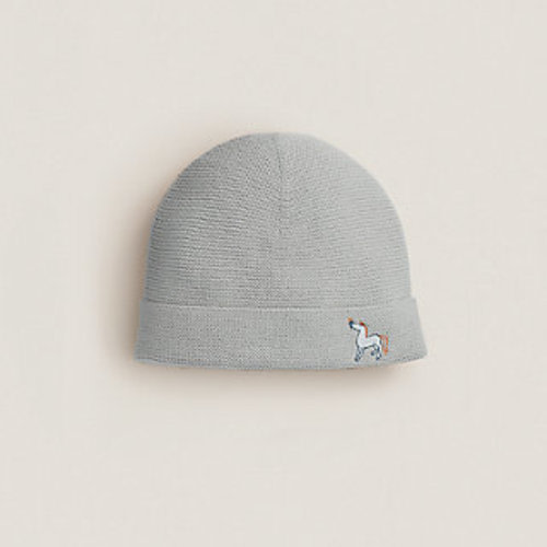 Cabriole hat