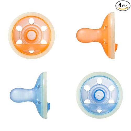 Tommee Tippee Breast-Like Night Newborn Pacifier, 0-6 Months, Breast-Like Baglet, BPA-Free Binkies, Glow in The Dark Technology, Orange/Blue, Pack of 4