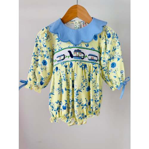 Chinoiserie Inspired Tea Party Bubble