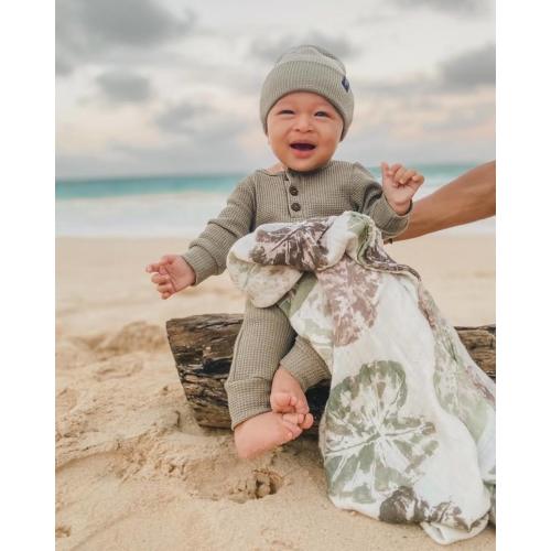 The Keiki Dept Bamboo Kapa Moe (Muslin Swaddle Blanket)