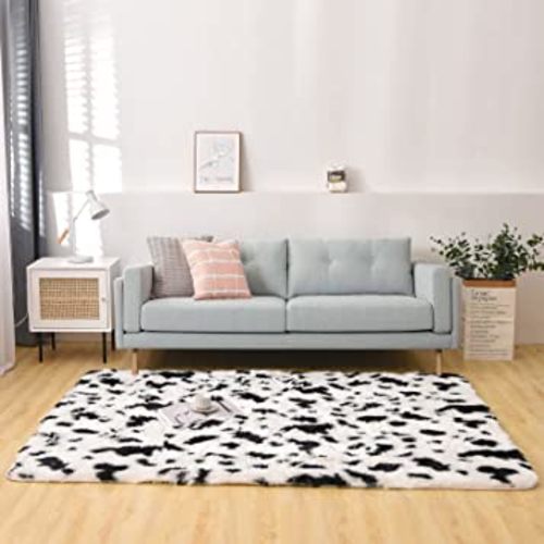 Aimuan Cow Print Area Rug Cute Fluffy Faux Cowhide Rug Super Soft Shaggy Carpets Tie-Dye Rugs for Living Room Bedroom Girls Kids Room Nursery Home Decor Non-Slip Mat (White-Black, 6x9)