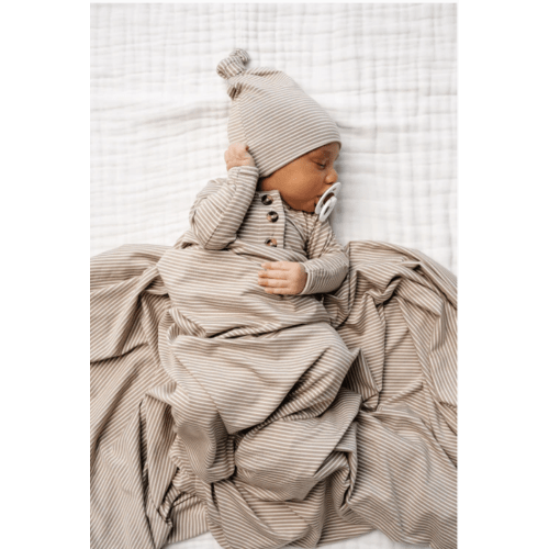 Banks Newborn Hat Bundle (Top + Bottom and blanket))