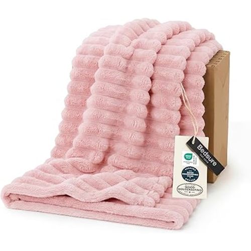 Bedsure GentleSoft Pink Throw Blanket for Couch - Birthday Gifts for Teenage Girls Sister Women Teacher Graduation Gifts, Cozy Cute Fleece Bed Throw Blanket, Coral Pink Room Home Decor, 50x60 Inches