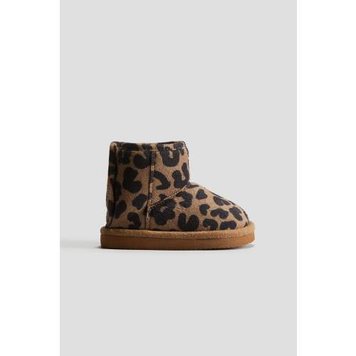 FLUFFY-LINED BOOTS