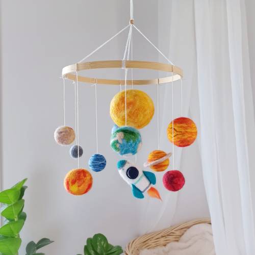 Solar system mobile crib Felt planets mobile nursery Astronaut mobile baby boy Outer space mobile baby Spaceman galaxy mobile hanging decor