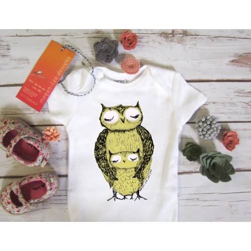 cute baby Onesie®, owl baby clothing, owl baby gift, owl design , owl mom and baby shower gift, baby neutral, cute baby gift,
