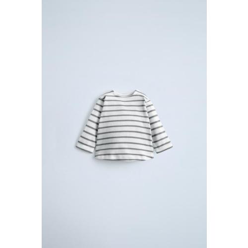 STRIPED T-SHIRT