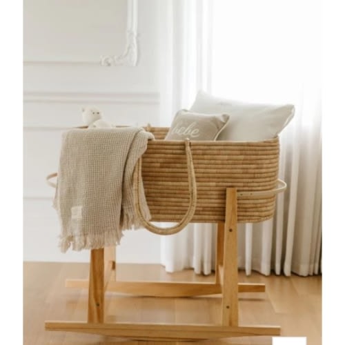 moses basket with stand
