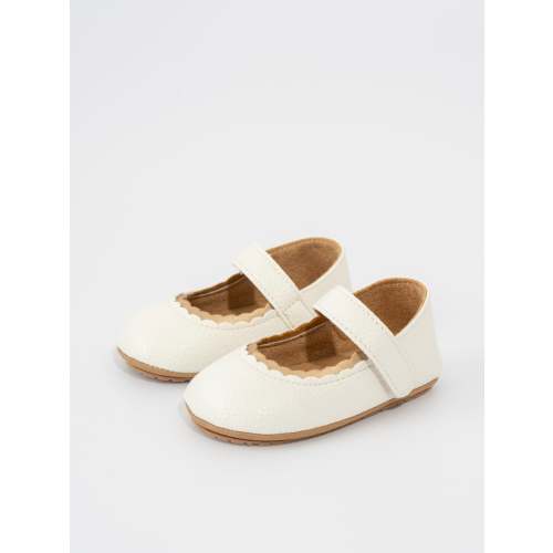 Scalloped Toe Mary Jane Baby Shoe White