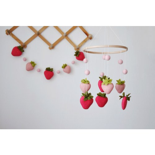 Strawberry baby mobile, Felt strawberry garland, Strawberry nursery decor, Strawberry nursery garland, Fruit mobile, Baby crib mobile
