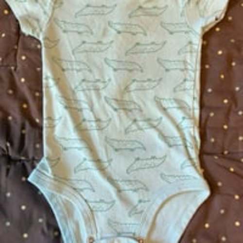 Carter’s 6 Months Onesie – Alligator/Crocodile Print. Great Condition