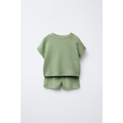 WAFFLE KNIT T-SHIRT AND SHORTS MATCHING SET - Oyster-white | ZARA United States