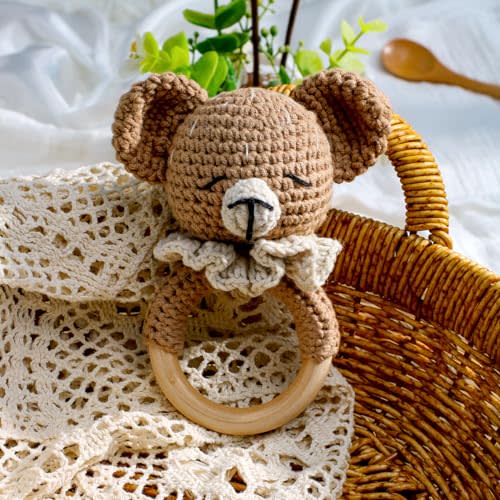 Ylsteed Wooden Baby Rattle Crochet Baby Rattle Stuffed Baby Doll Shaker Toy with Wooden Baby Crochet Bear Rattle Toy Natural Knitted Stuffed Animals for Babies Baby Shower Gift