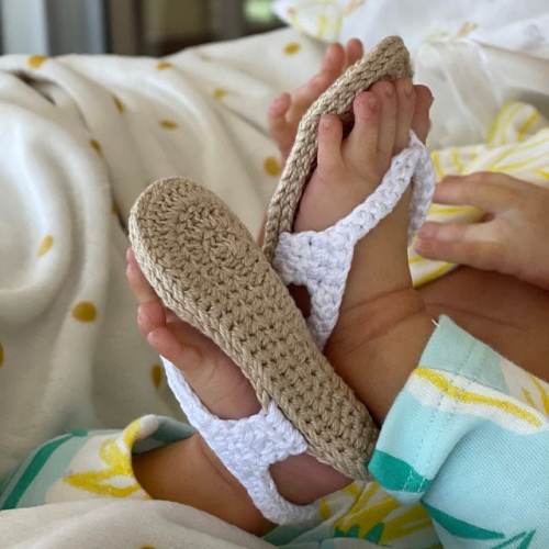 Crib Shoes Hand Crocheted Flip Flop Sandal Knit Booties Blue Pink White Brown Newborn Baby Girls Boys Socks Baby Shower Gift with Gift Box