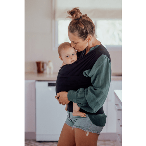 BabyDink Newborn Carrier in Black