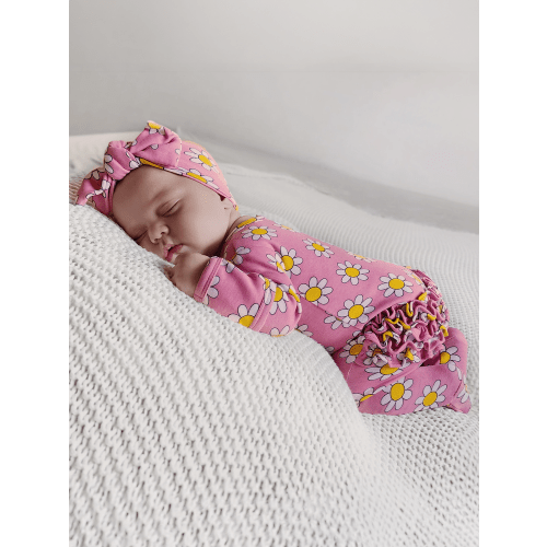 Daisy Pop Punch / Organic Frill Zip Footie (0-3 months)
