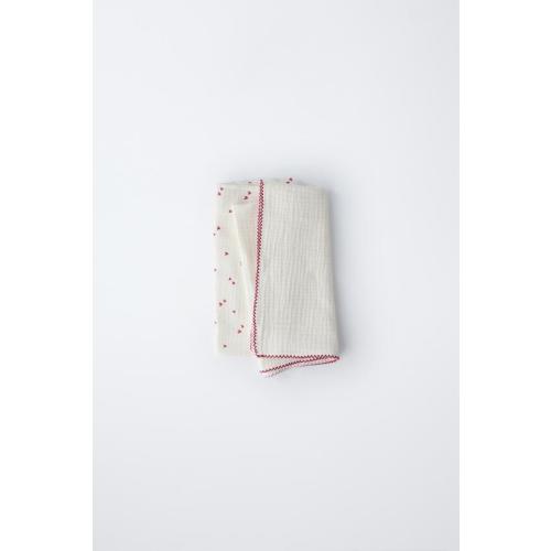 TWO-PACK OF HEART MUSLIN SWADDLES
