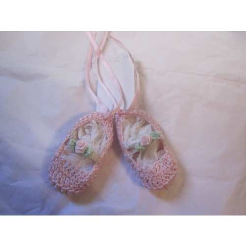 Pink White Cotton Crochet Baby Girl Ballet Slipper Booties 0-6 months Rose Trim Satin Ribbons Shower Gift Birth Present Spring Summer Light