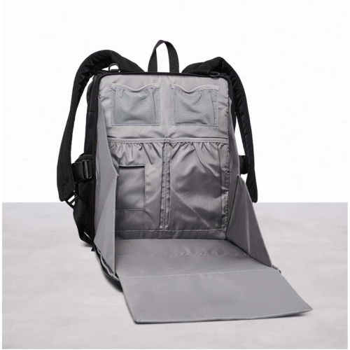 BÉIS 'The Ultimate Diaper Backpack' in Black