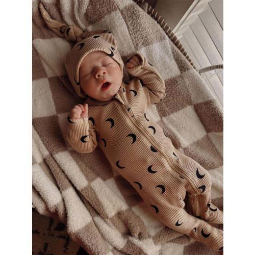 Organic Waffle Basic Zip Footie, Tan/Black Moon