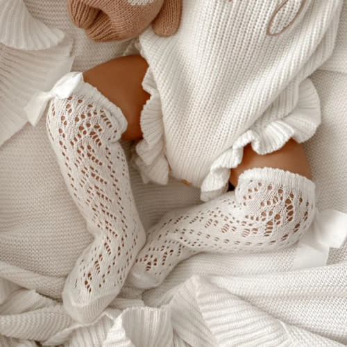 SPANISH OPENWORK LACE KNEE HIGH BOW SOCKS - WHITE
