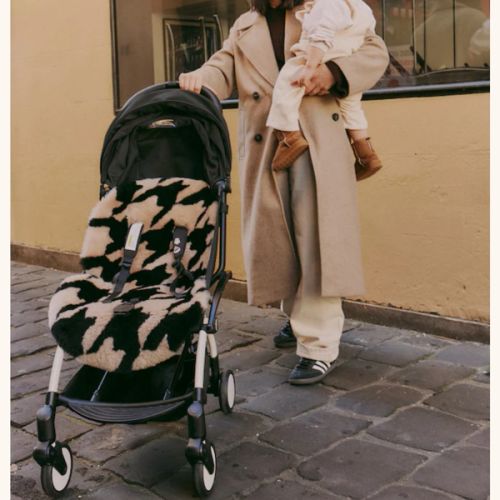 The Pram Puff | Houndstooth Biscuit & Black – Mini Motif