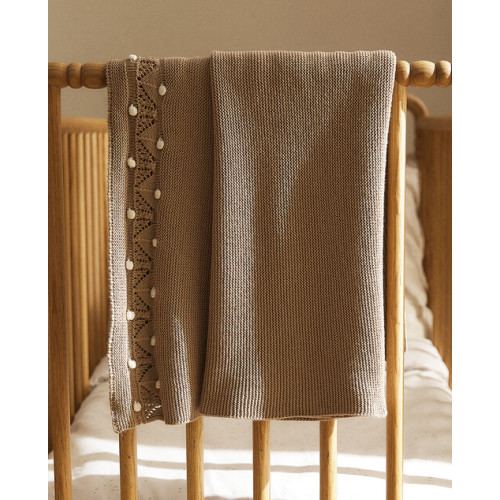 Knit blanket