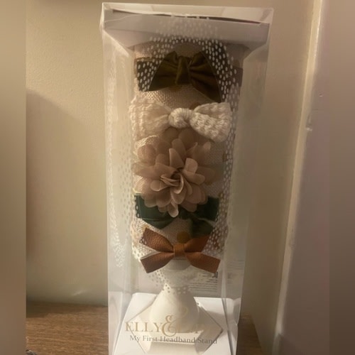 Elly & Emmy
My First Headband Stand