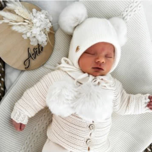 MI LOVES SIGNATURE Little Bear Angora Double pompom hat.