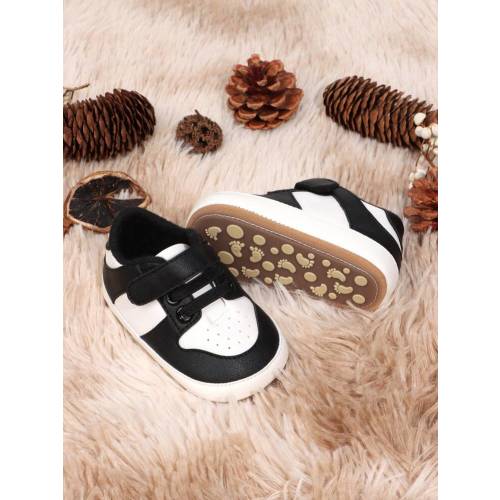 SHEIN | 1 Pair Infant Boys Solid Color PU Hook And Loop Flat Non-Slip Casual Shoes