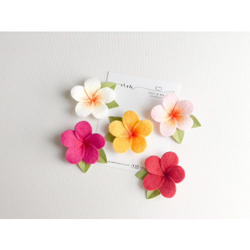 Plumeria hair clip, Hawaiian flower hair clip, girl/toddler hair clip, Hawaiian baby headband, Moana flower, beach hair, tropical wedding