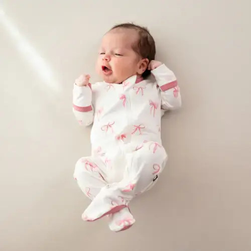 Zippered Footie in Bow |Size: 0-3 Months