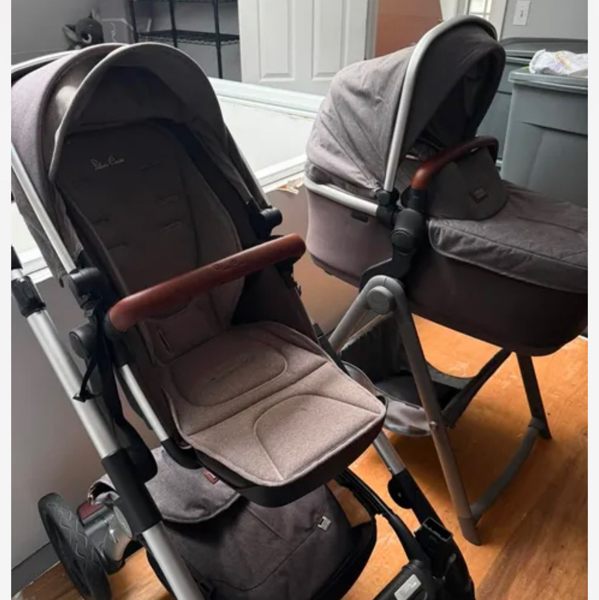 Silver Cross wave stroller with bassinet attachment (2021 model)