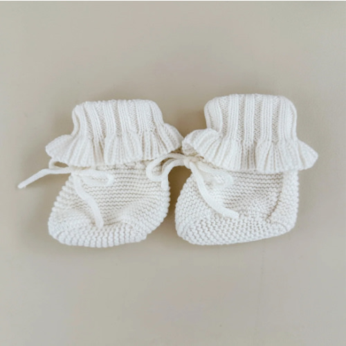 BOOTIES | FRILL | MILK