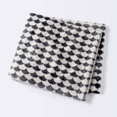 Black and White Scallop Baby Blanket - Cloud Island™