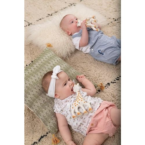 Sophie la girafe | Handcrafted for 60 Years in France | 100% Natural Rubber | Designed for Teething Babies | Awaken All 5 Senses | Easy to Clean | Pack of 1