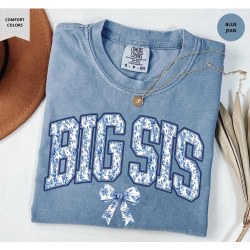Toile De Jouy Coquette Big Sis Shirt Chinoiserie Cool Sister Cute Blue Ribbon Floral Bow for Best Sis Birthday Gift Matching Favorite Sister