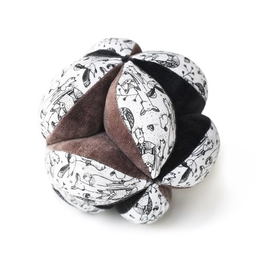 Wee Gallery Sensory Clutch Ball - Developmental Activity for Babies and Toddlers - Visual Stimulation, Motor Skills, Soft Interactive Sensory Toy for Infant Play