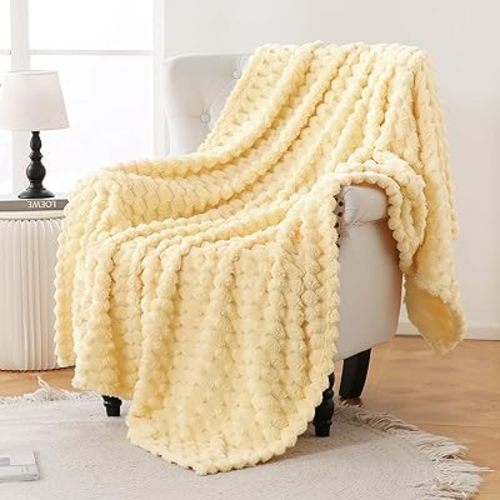 Bnuitland Light Yellow Super Soft Flannel Throw Blanket, 3D Clouds Stylish Jacquard Lightweight Blanket for Bed,Sofa,Couch,Home Decor, 300 GSM Fleece Cozy Warm, Suitable for All Seasons, 60X80 inches