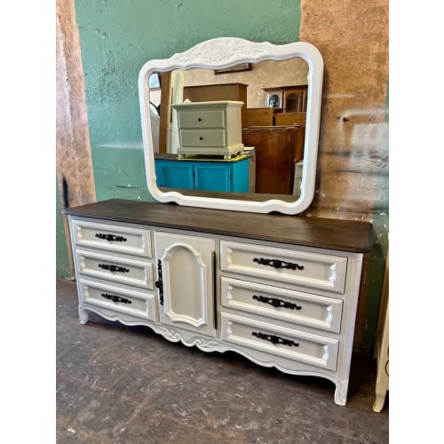 Magnificent 9 Drawer Dresser with Mirror