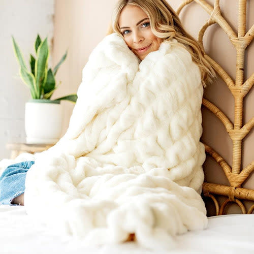 Minky Couture | Hugs Cream Blanket (Infant)