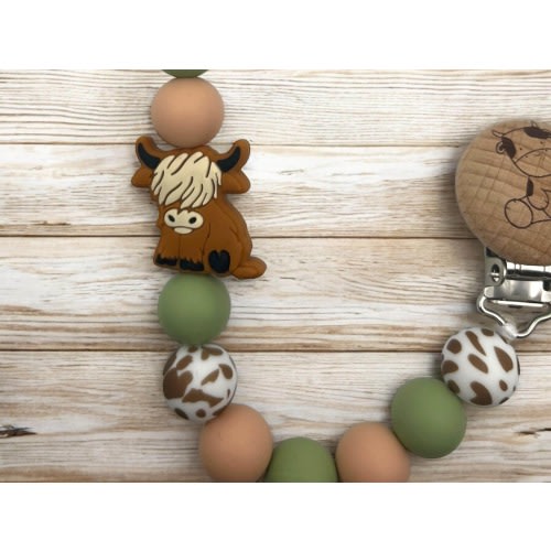 Personalized Pacifier Clip baby with highland cow design, baby boy and girl, farm, boho, nature, baby shower gift, Easter, Valentine’s Day