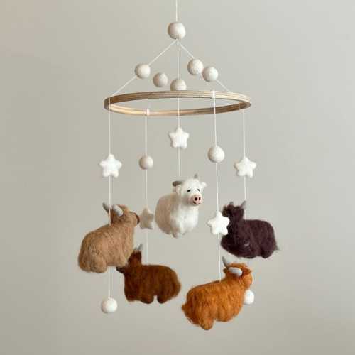 Felt Highland Cow Baby Mobile For Nursery Decor, Baby Shower's Gift, Gift for Dog Lovers