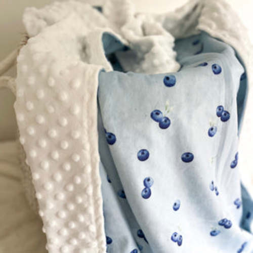 Doudou Minky - Bébé et enfant - motif bleuet – Création Jade - Attache-suces, jouets de dentition et accessoires pour bébés et enfants
