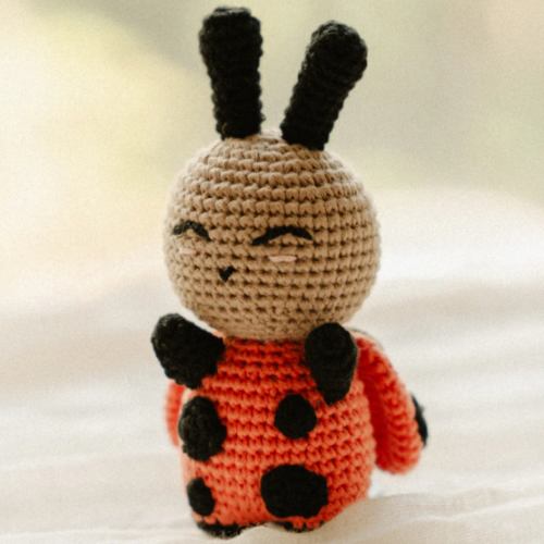 Suzie the Snuggle Buggle - Bitsy Crochet Stuffed Animal – Bitsy Zoo