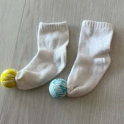 Lovevery play jingle socks (LC)